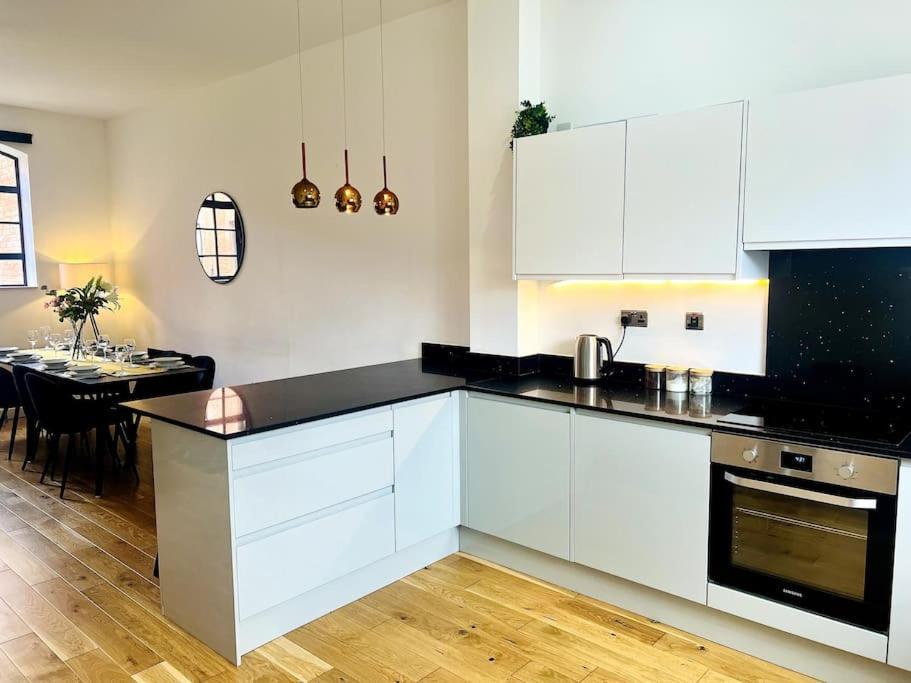 Vila Twilight House -Wyndale Living- B'Ham Jq Townhouse Birmingham Exteriér fotografie
